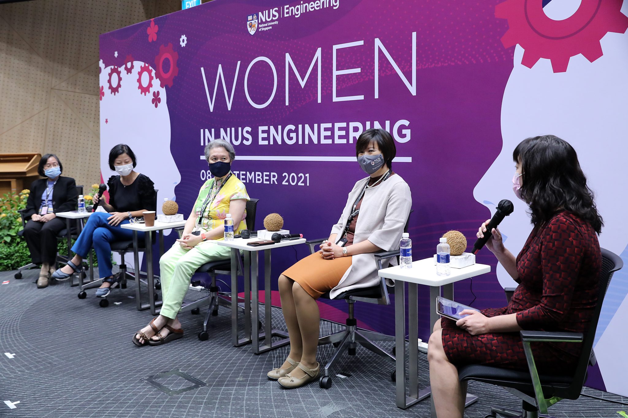 Each speaker is an award-winning NUS Engineering alumna, and shared inspiring stories from their time in university and their experiences navigating careers in engineering and other fields.