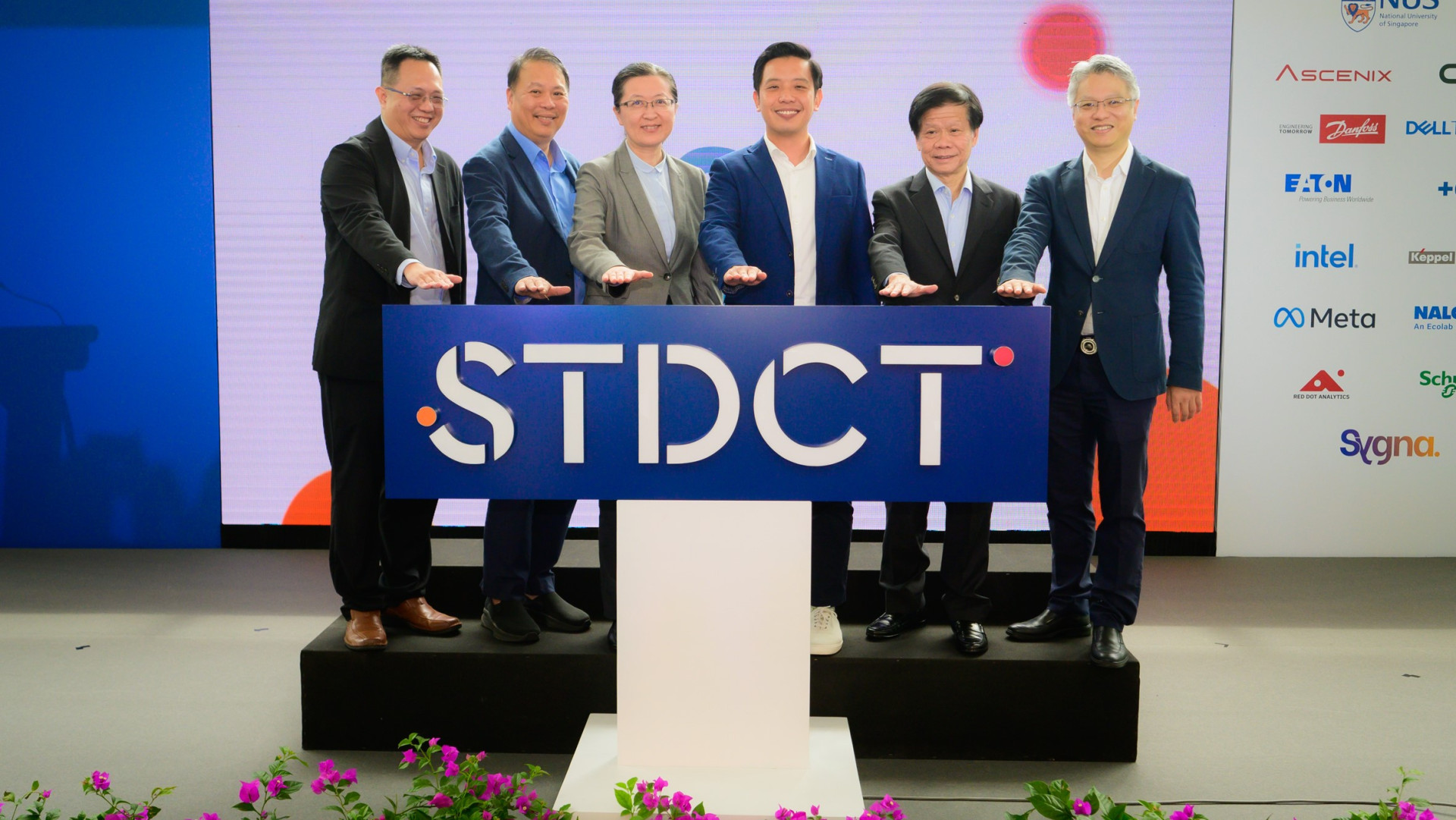 Minister of State for Trade and Industry Mr Alvin Tan (third from right) launched the Sustainable Tropical Data Centre Testbed (STDCT) at NUS. The STDCT is the first of its kind for the tropical environment. From left to right: Associate Professor Lee Poh Seng, STDCT Programme Director, Professor Teo Kie Leong, NUS College of Design and Engineering then Acting Dean, Professor Liu Bin, NUS Deputy President (Research and Technology), Mr Alvin Tan, Minister of State for Trade and Industry, Professor Lam Khin Yong, NTU Vice President (Industry), Professor Wen Yonggang, STDCT Programme Co-Director.