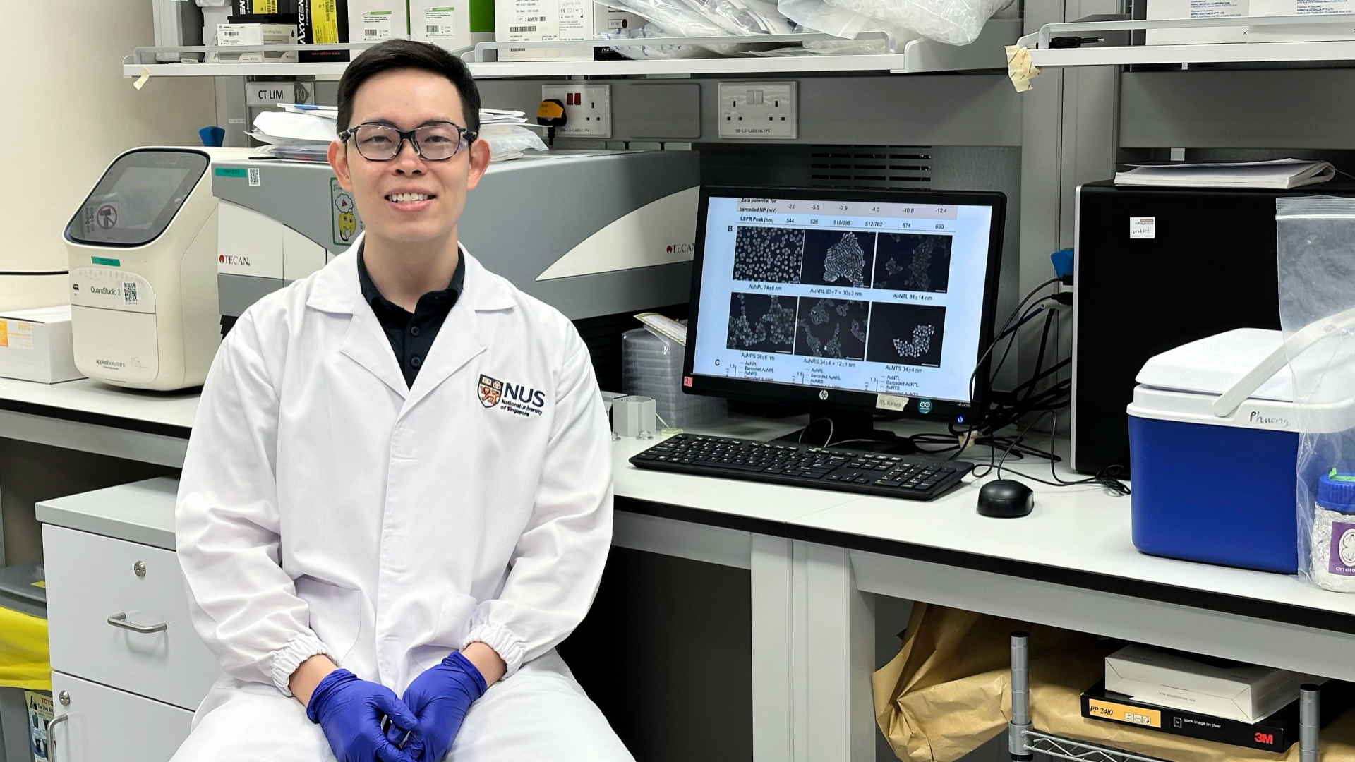 Andy Tay gold nanoparticles Asst Prof Andy Tay and his team at NUS have developed a novel technique that tracks and optimises gold nanoparticles for precise drug delivery to tumours.