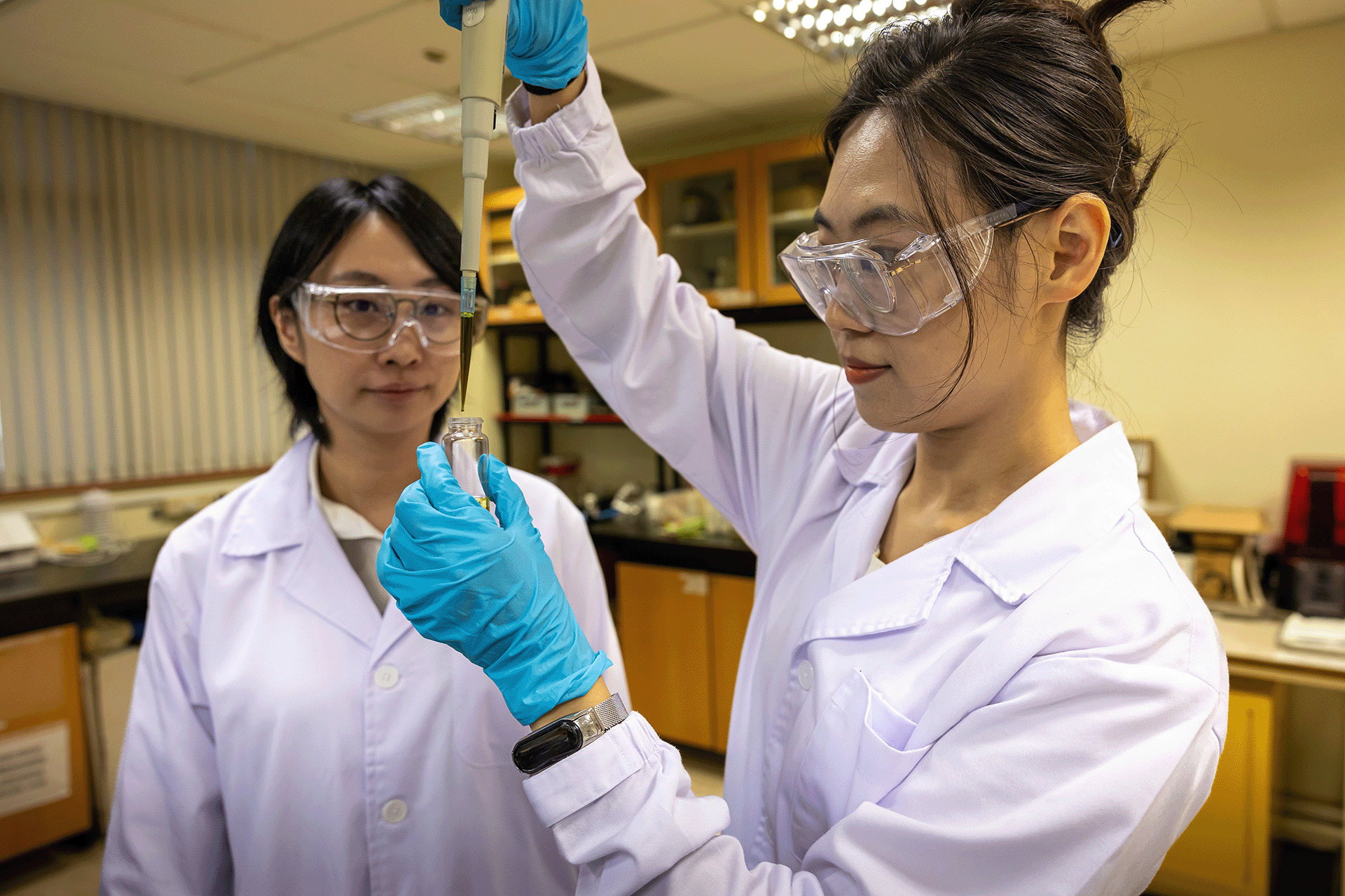 The MINE material is made by embedding magnetic ionic liquids (MILs) into a specially designed polymer.