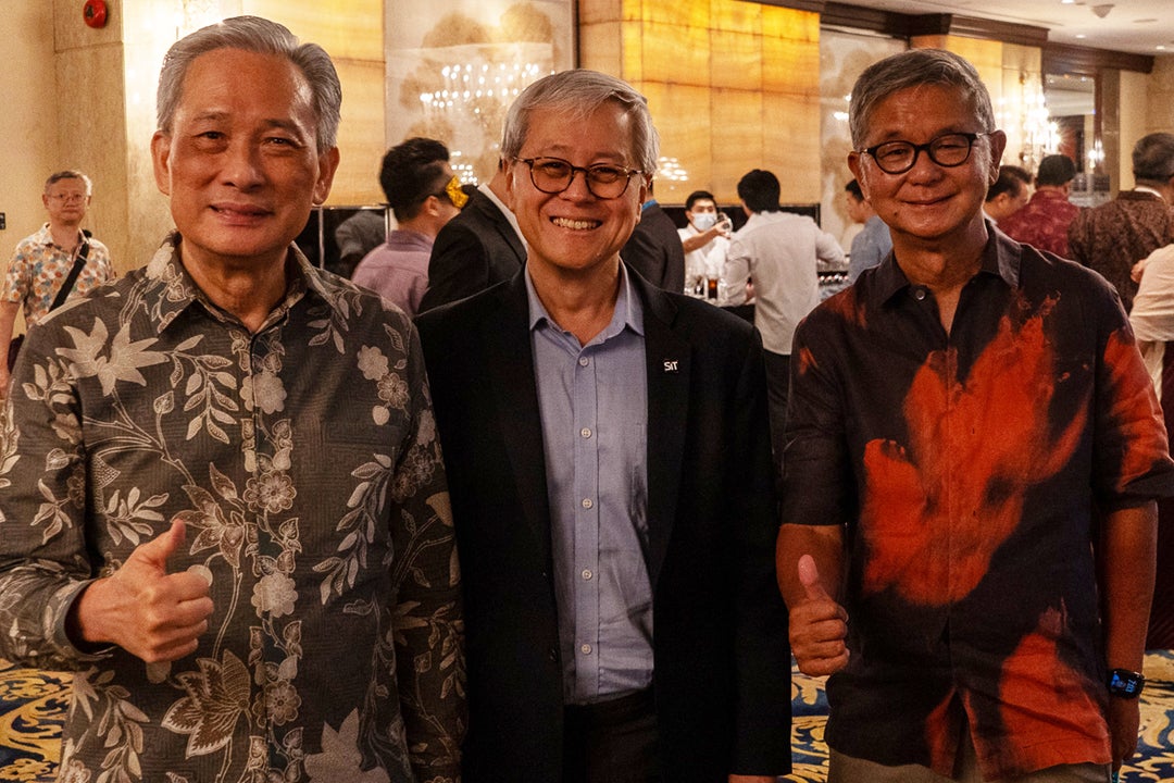 From left to right: Mr Seah Moon Ming (Chairman, SMRT), Prof Chua Kee Chaing (Former Dean, Faculty of Engineering), Prof Khoo Teng Chye