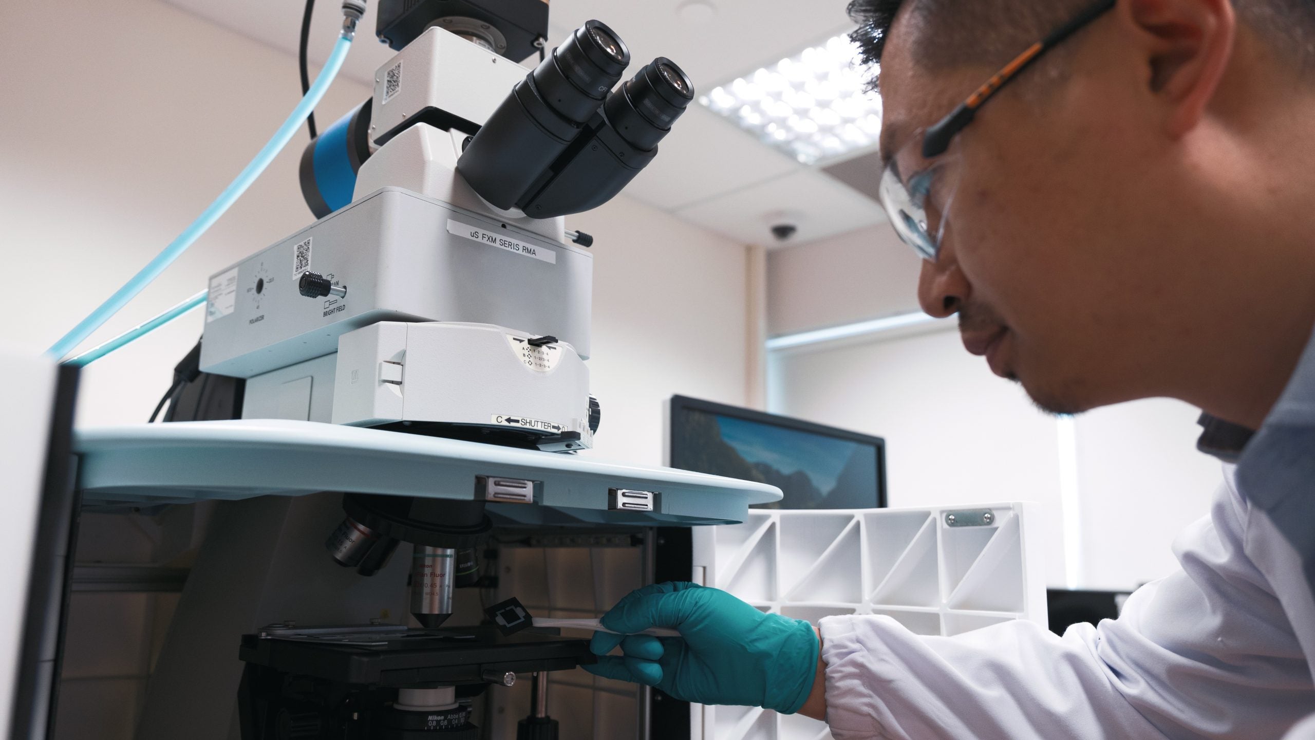 The new approach enables perovskite-silicon tandem solar cells that remain stable even at elevated temperatures.