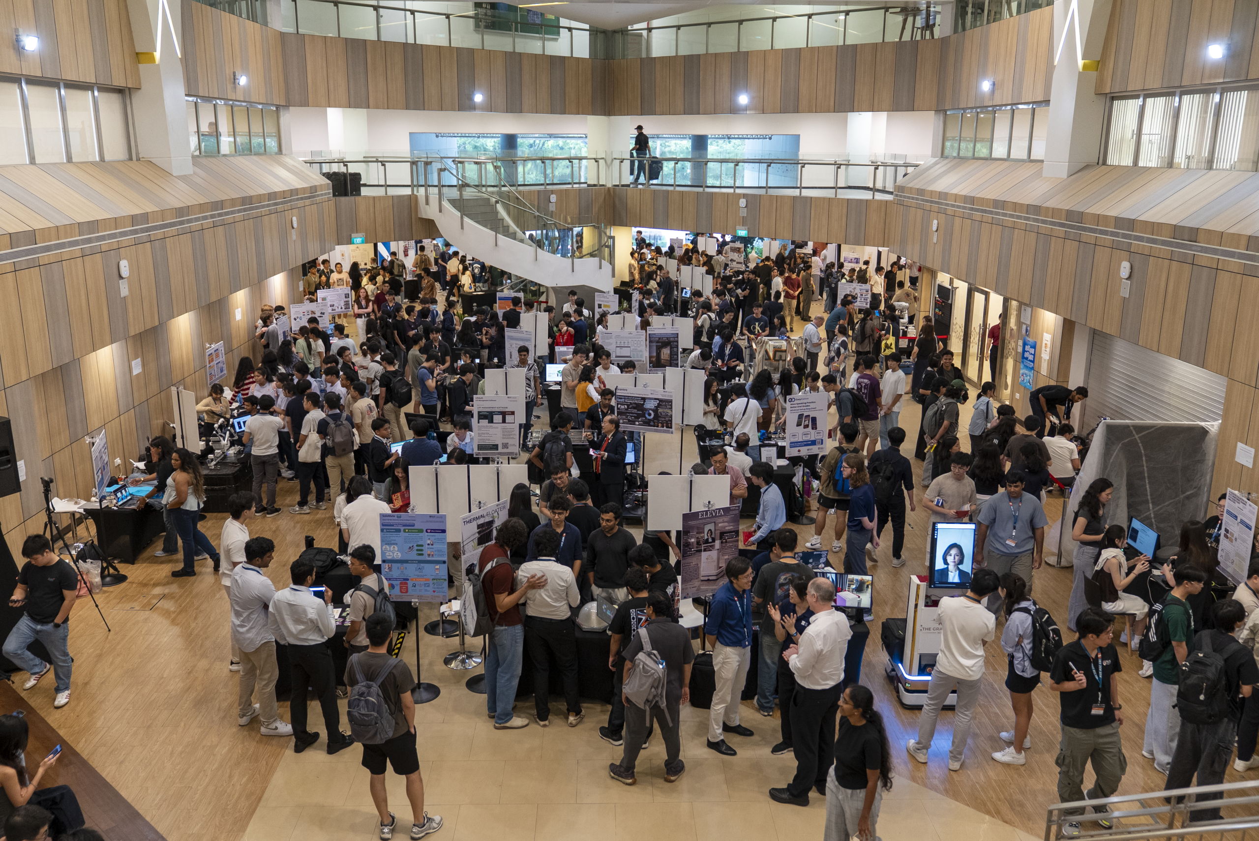 nus-cde-edic-projectshowcase-crowd