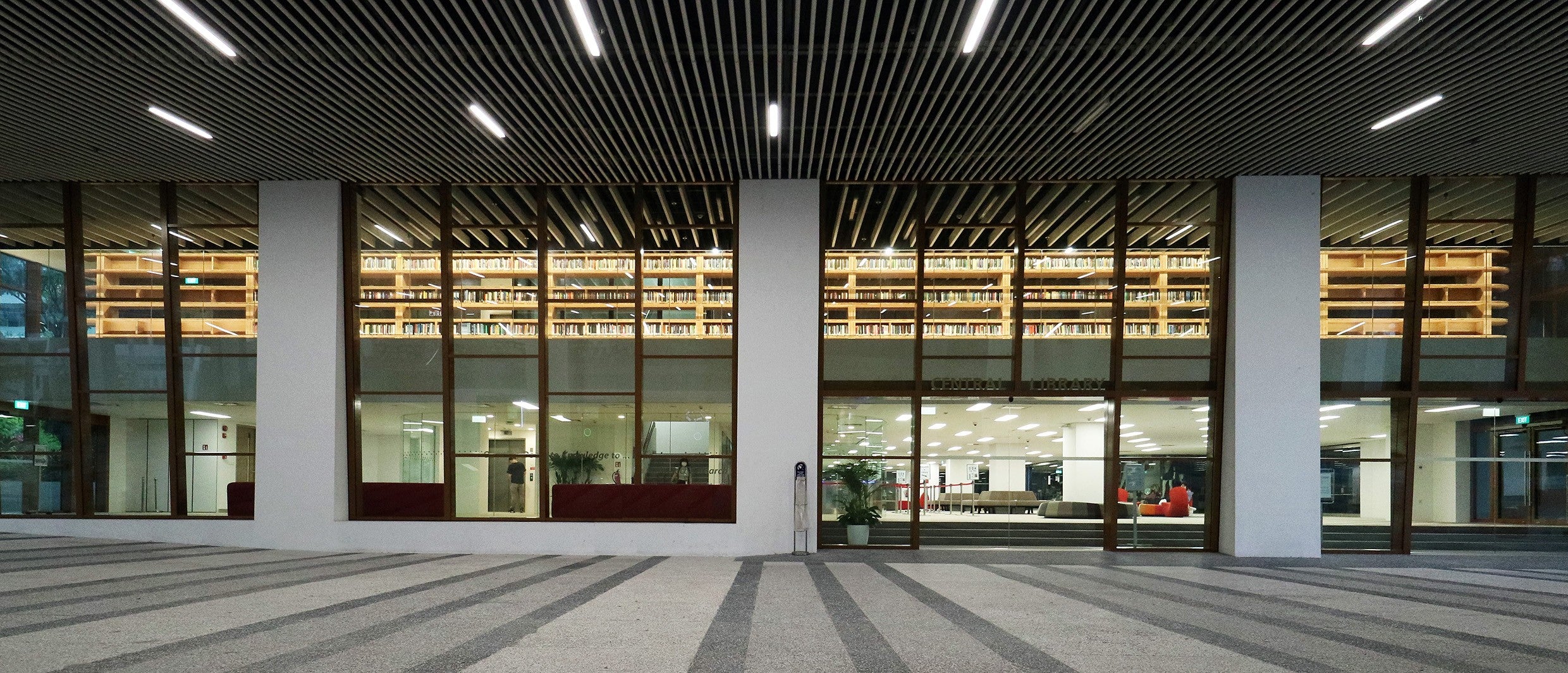 The iF Design Award winning BookBridge at NUS Central Library, designed by SkyTimber, is one of the first structural public demonstration of tropical MET, representing the library’s mission of ‘bridging knowledge to a sustainable future’