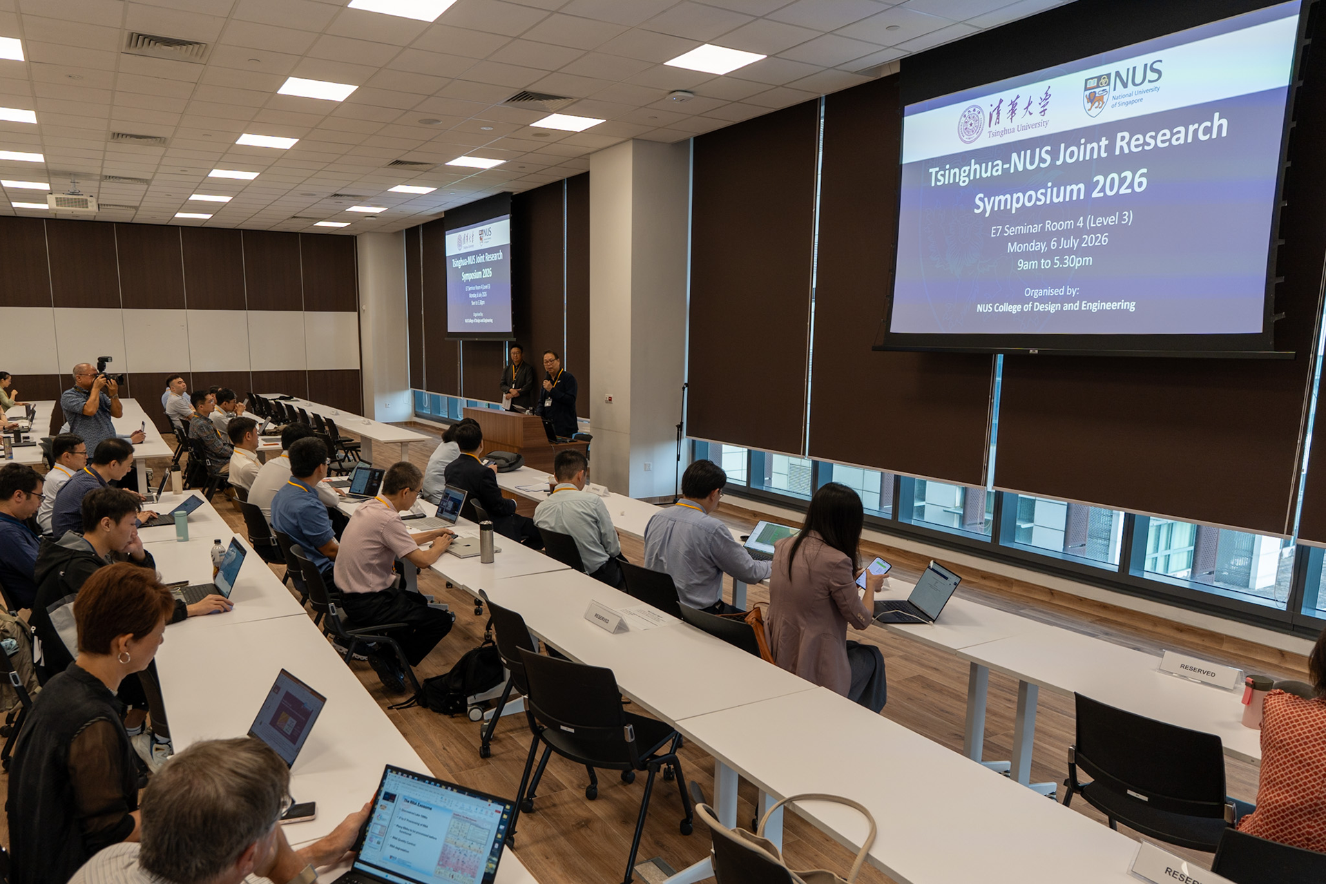 Prof Teo Kie Leong, Dean of CDE, opened the symposium saying he hoped it would open the door to "many more collaborations between NUS and Tsinghua researchers in the years ahead".