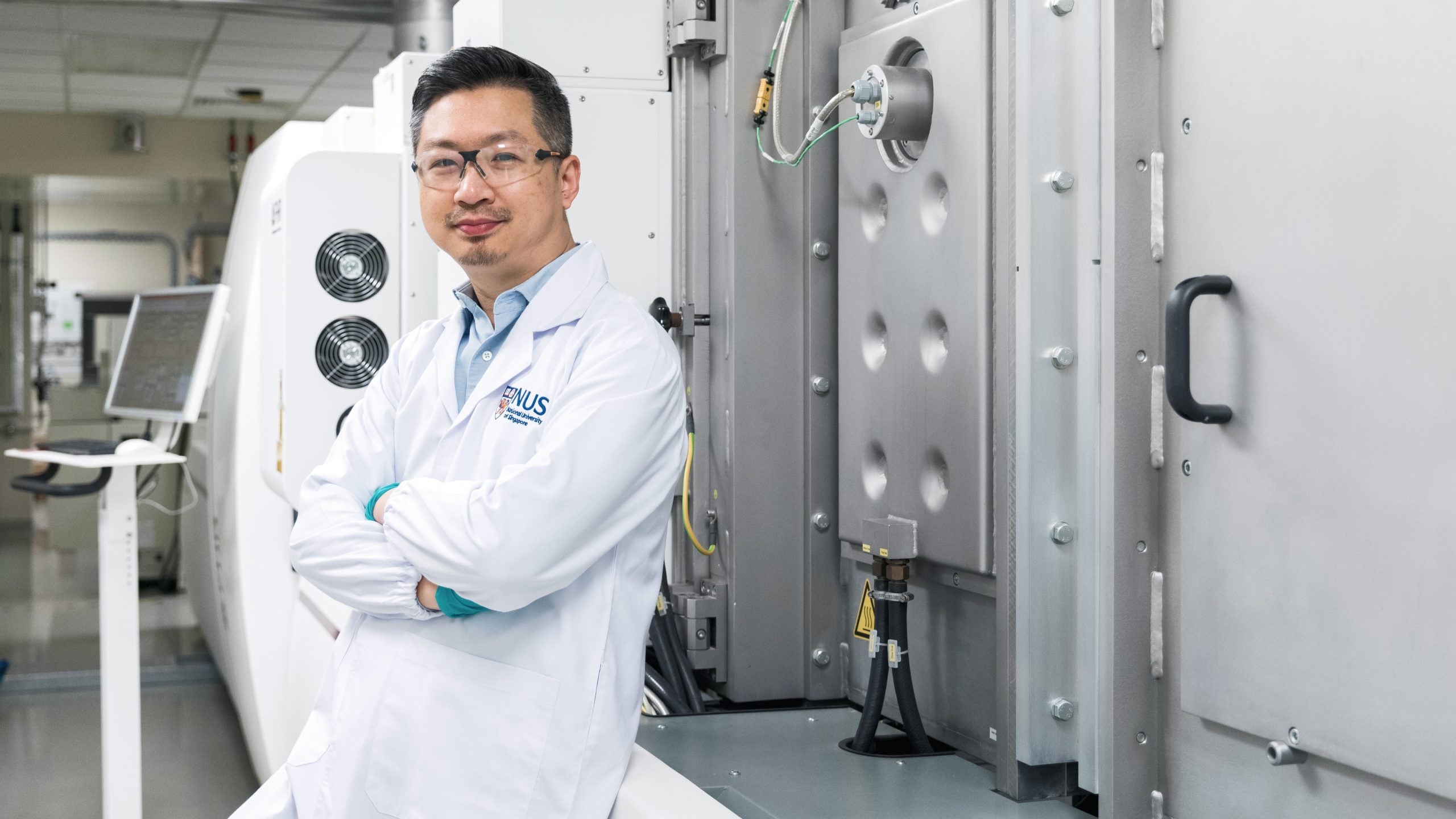 Asst_Prof_Hou_Yi_lab