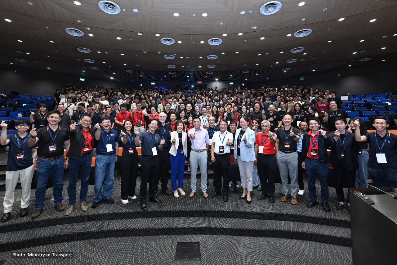 NebulaX Hackathon - Group photo Minister Jeffrey Siow