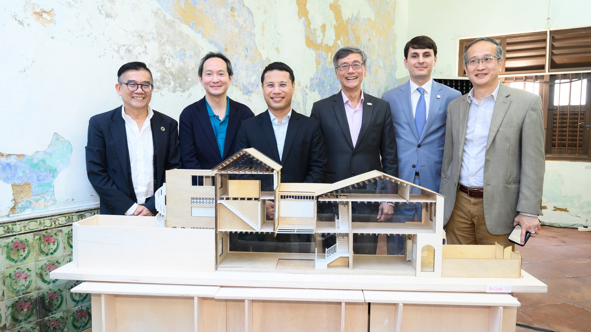 The Architectural Conservation Laboratory was opened by Mr Desmond Lee (third from left), Minister for National Development and Minister-in-charge of Social Services Integration.