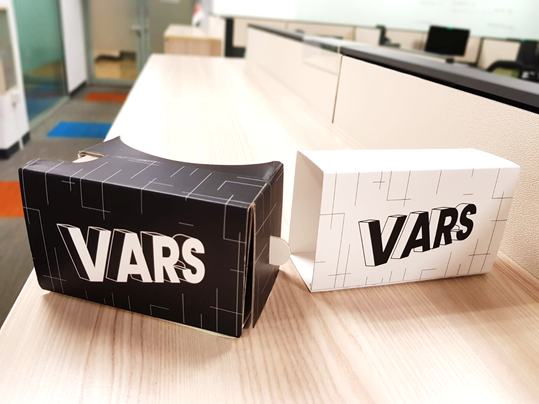 vars_overview Our customised adjustable lens Google cardboard headset