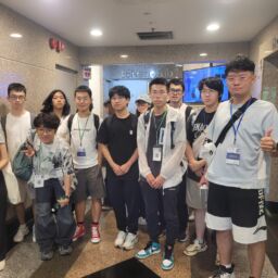 Group Photo in front of Level 1 Lab 1000024718