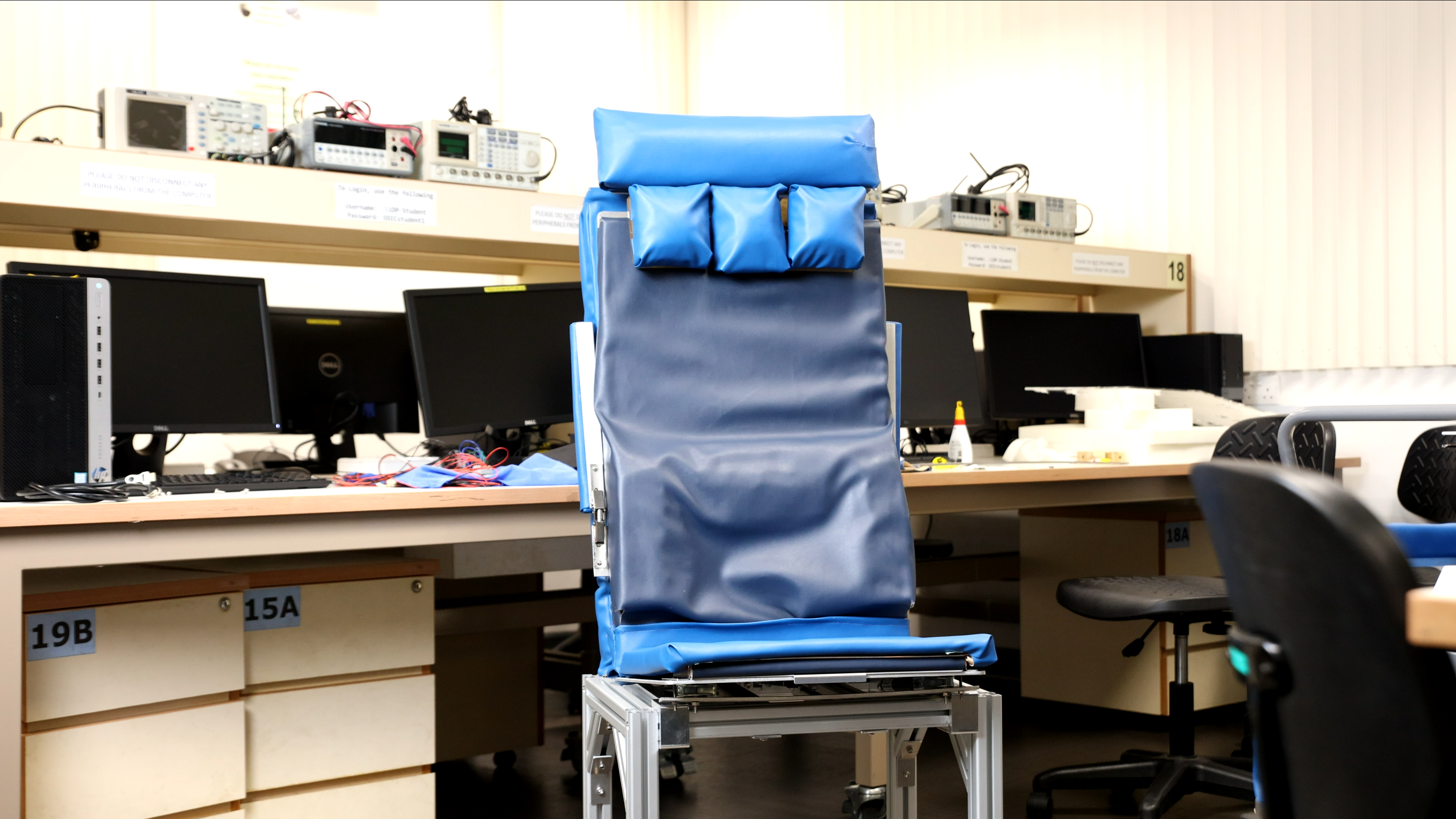 CDE4301-LCC-seat-upload3