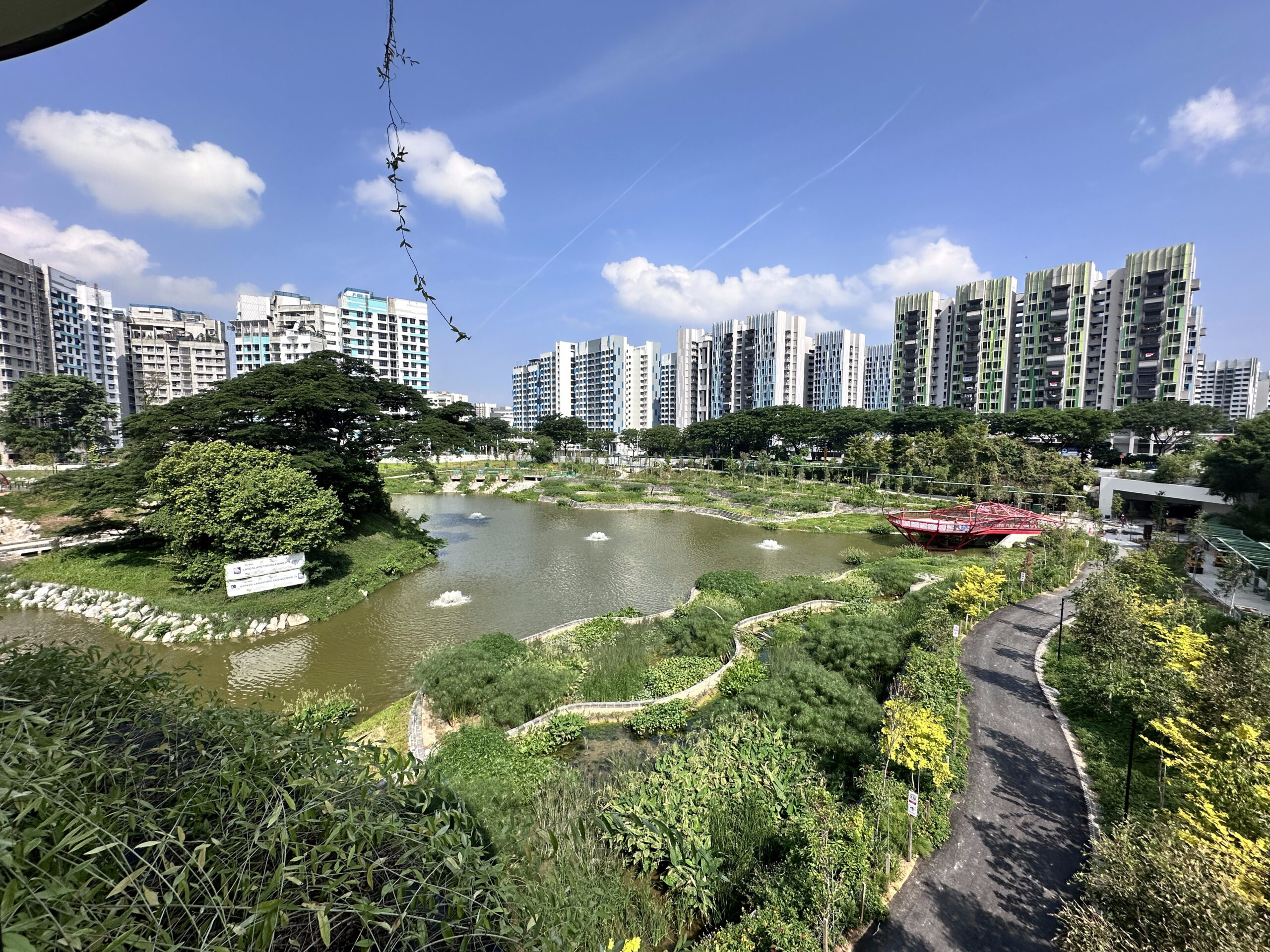 A view of Bidadari Park with Alkaff Lake at its centre. Alkaff Lake also serves as a detention pond to mitigate the impacts of floods. Image Credit: Fong Chun Wah