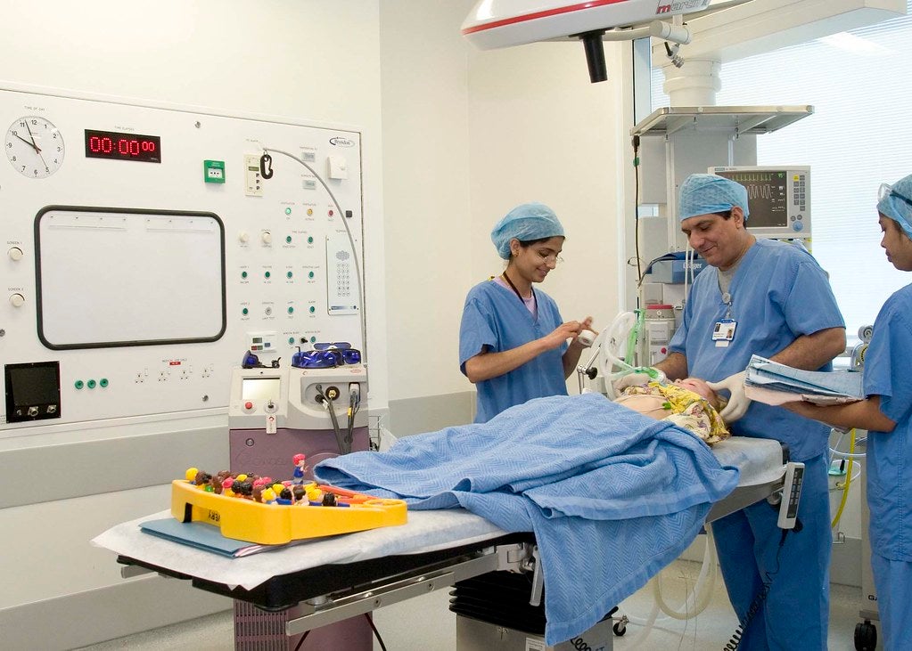 4837399499_608b448181_b Image Credit: “anaesthetic team” by CMRF Crumlin, used under CC BY 2.0