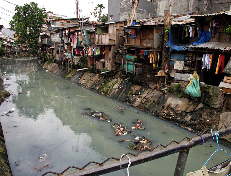 Informal settlements face challenges in ensuring a safe water supply and also in mitigating the impact of flooding.
Image Credit: “Rehabilitating Jakarta's waterways to mitigate flood risk” by Farhana Asnap / World Bank, used under CC BY-NC-ND 2.0