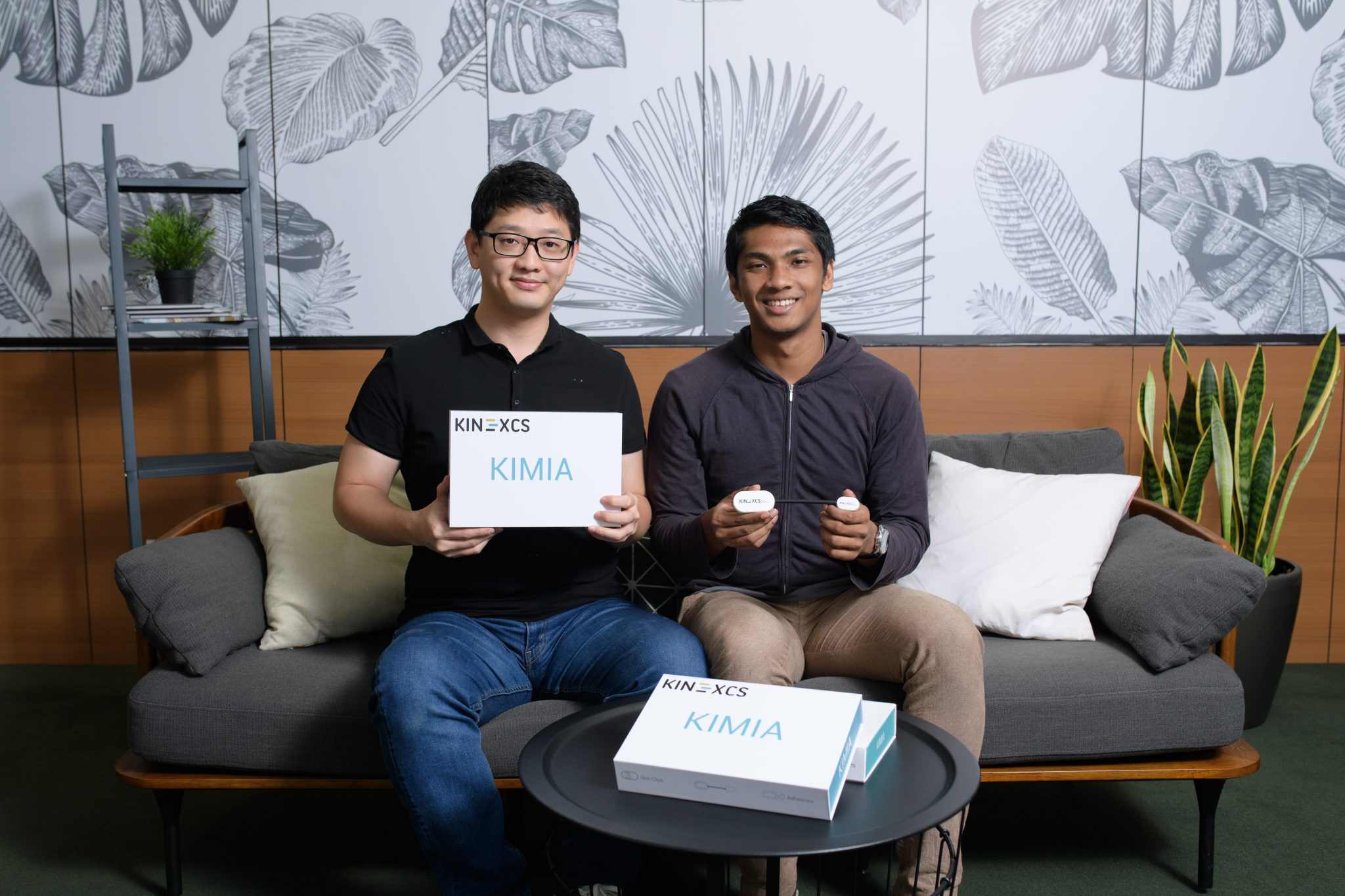 NUS Engineering alumni Ricky Guo Ziming (left) and Aaron Ramzeen are coinventors of KIMIA and Singapore National Winners of the 2020 James Dyson Award.