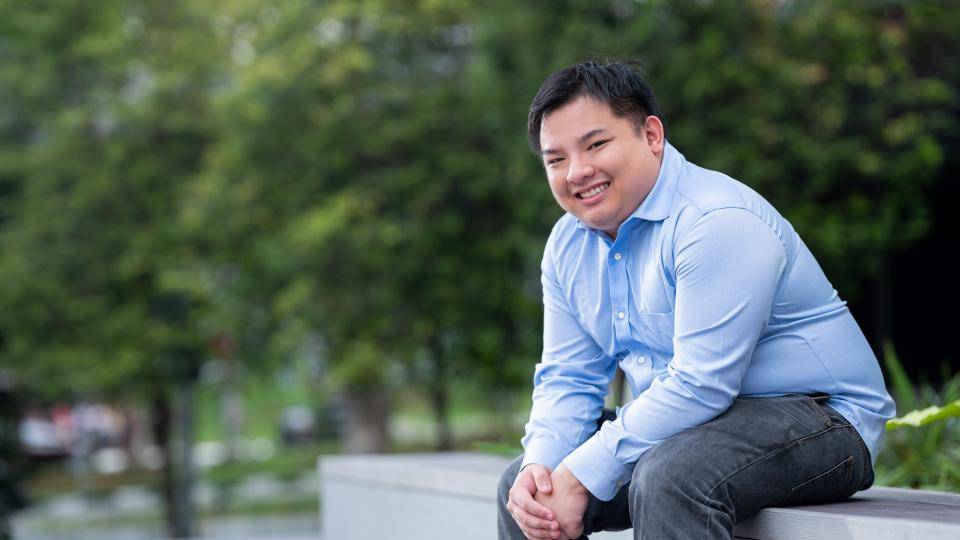 NUS alumnus Lee Qi Lin programmes brighter futures through his job as a software engineer