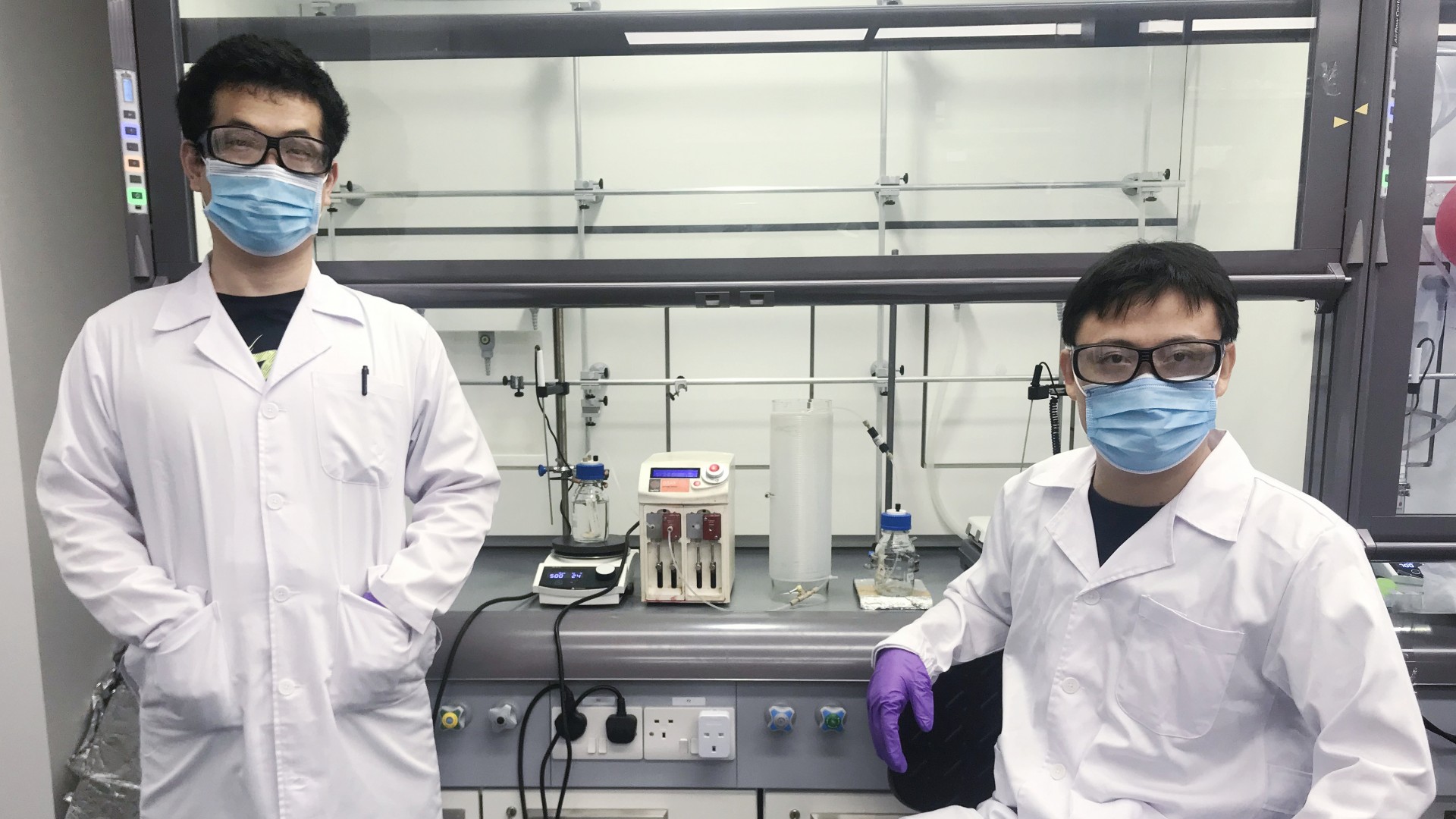 Dr Liu Chenguang (left) and Assistant Professor Wu Jie (right) are part of the NUS team that developed the automated technique.