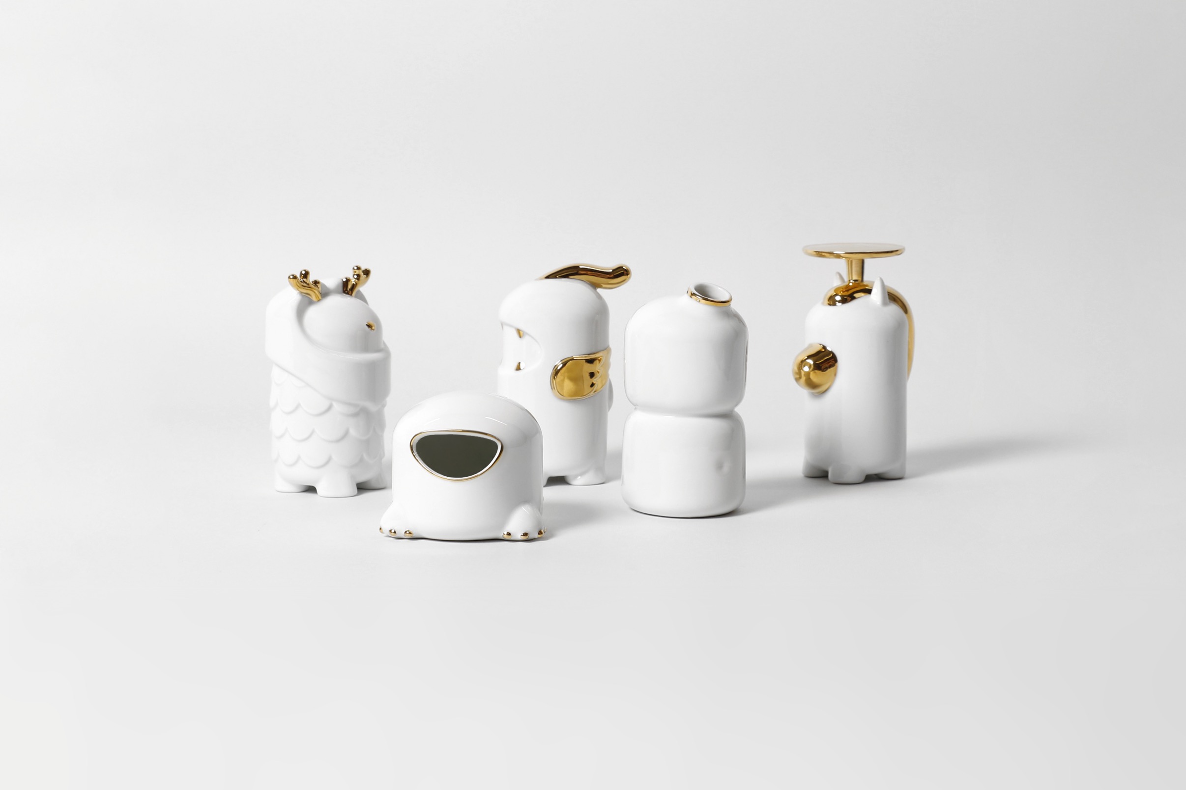 Alumna Lin Qiuxia’s handcrafted porcelain set, inspired by fengshui, is made for retail.