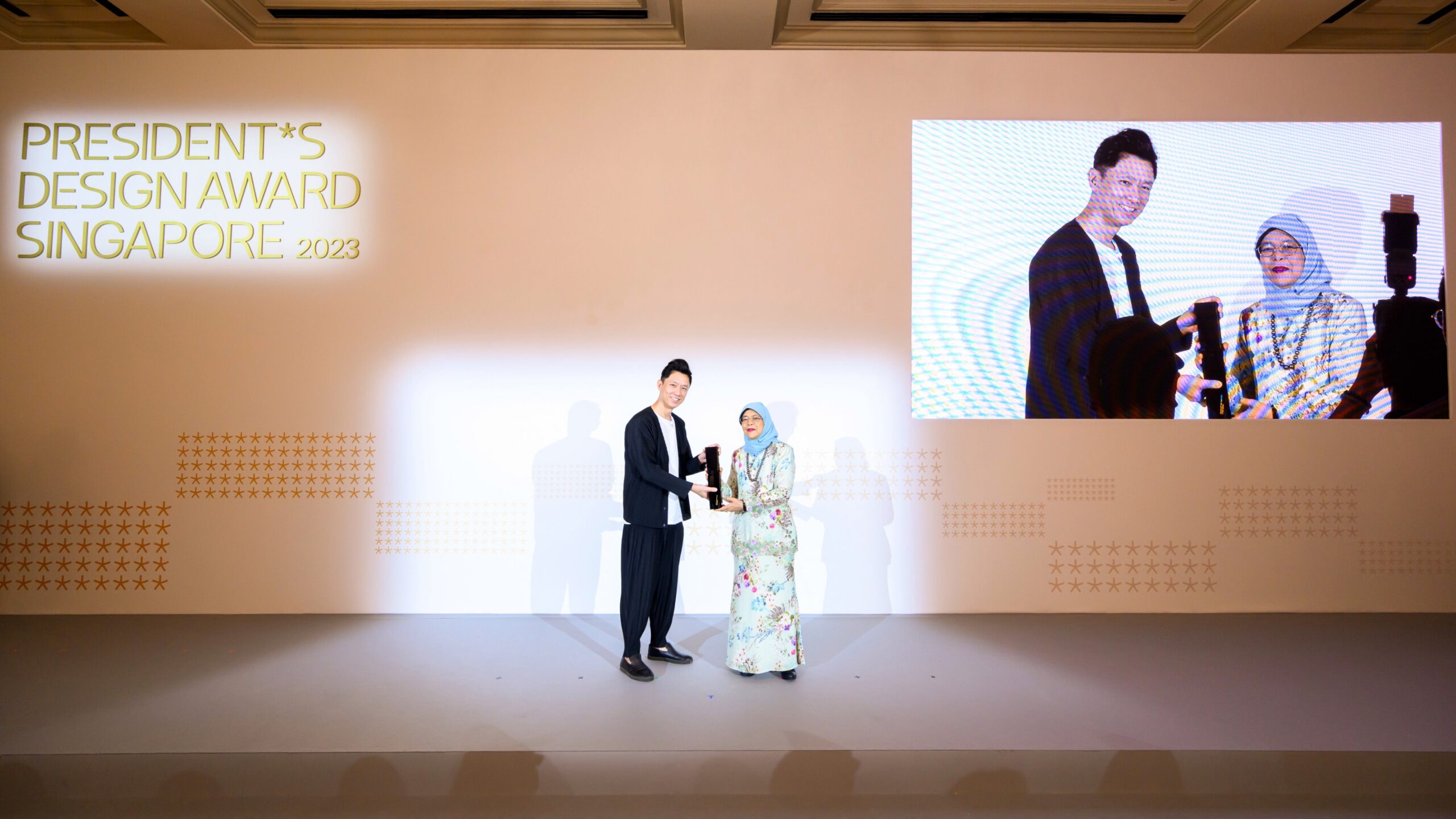 Assoc Prof Tan was presented with the award at the Istana by President Halimah Yacob. (Photo: Gan Jia Jun, courtesy of DesignSingapore Council and Urban Redevelopment Authority