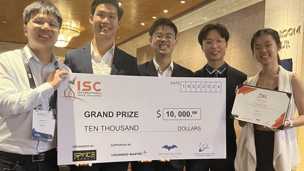 Grand Prize winners Team Venator from right to left: Charlyn Kwan, James Wang, Chong Jay-En and Leow Kai Jie pictured with project supervisor Eugene Ee.
