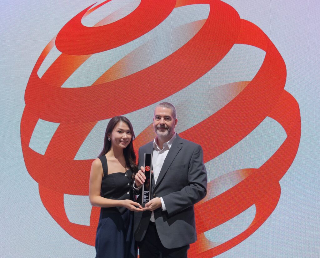 Poh Yun Ru (left) and Assoc Prof Gaubert (right) at the Red Dot Design Award 2024 ceremony 