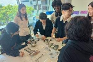 cde-student-life-candle-making-workshop-02-v02