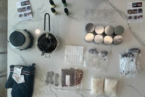 cde-student-life-candle-making-workshop-05
