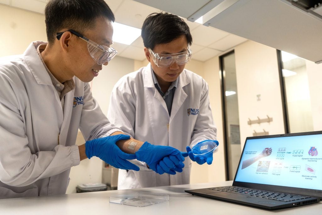 nus-cde-wearable-sensor-action-shot