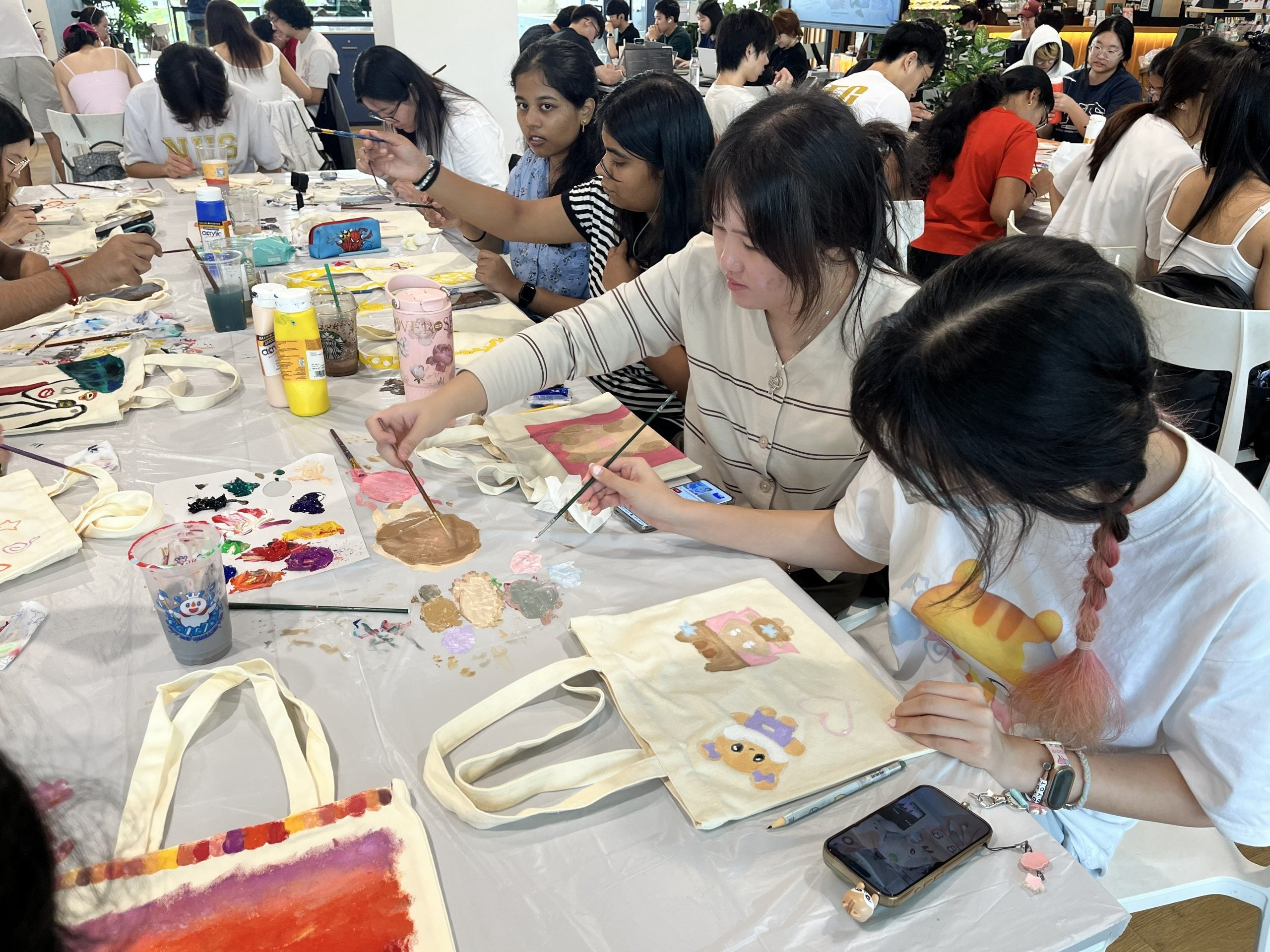 nus-cde-osl-student-tote-bag-painting