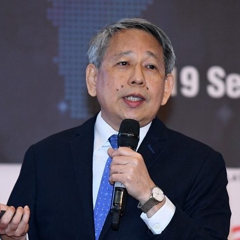 20190919_PEO_FONGCHUNWAH_DEPUTYCEO_HDB_BUILDING_SINGAPORE4_LYY_TEP Prof Fong is a Practice Professor at, NUS Cities, College of Design and Engineering (CDE), NUS, Director (Education) for NUS Cities, Former Advisor for HDB and Former Deputy Chief Executive Officer (Building) for HDB.