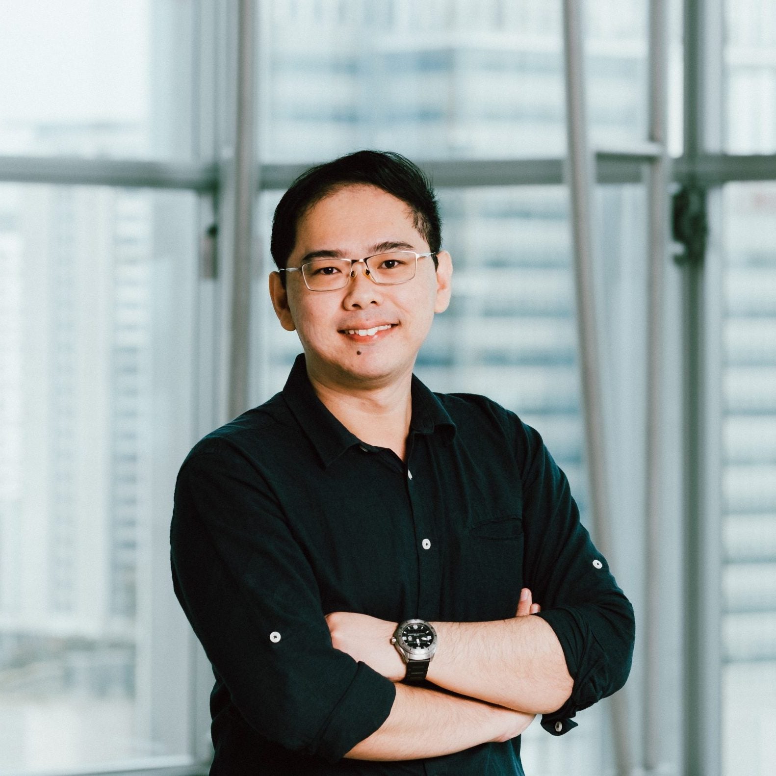 VincentLee-2048x1582 Dr Vincent has been teaching undergraduate course in Materials Science & Engineering since 2019, which primarily focused on laboratory-based modules. He has adopted an integrative and inquiry-based pedagogy in laboratory-based modules, and it has triggered the interest and encouraged undergraduates to enter into the research field. His research focus for his Ph.D. degree obtained from NUS MSE is on the fabrication of materials for energy storage devices.